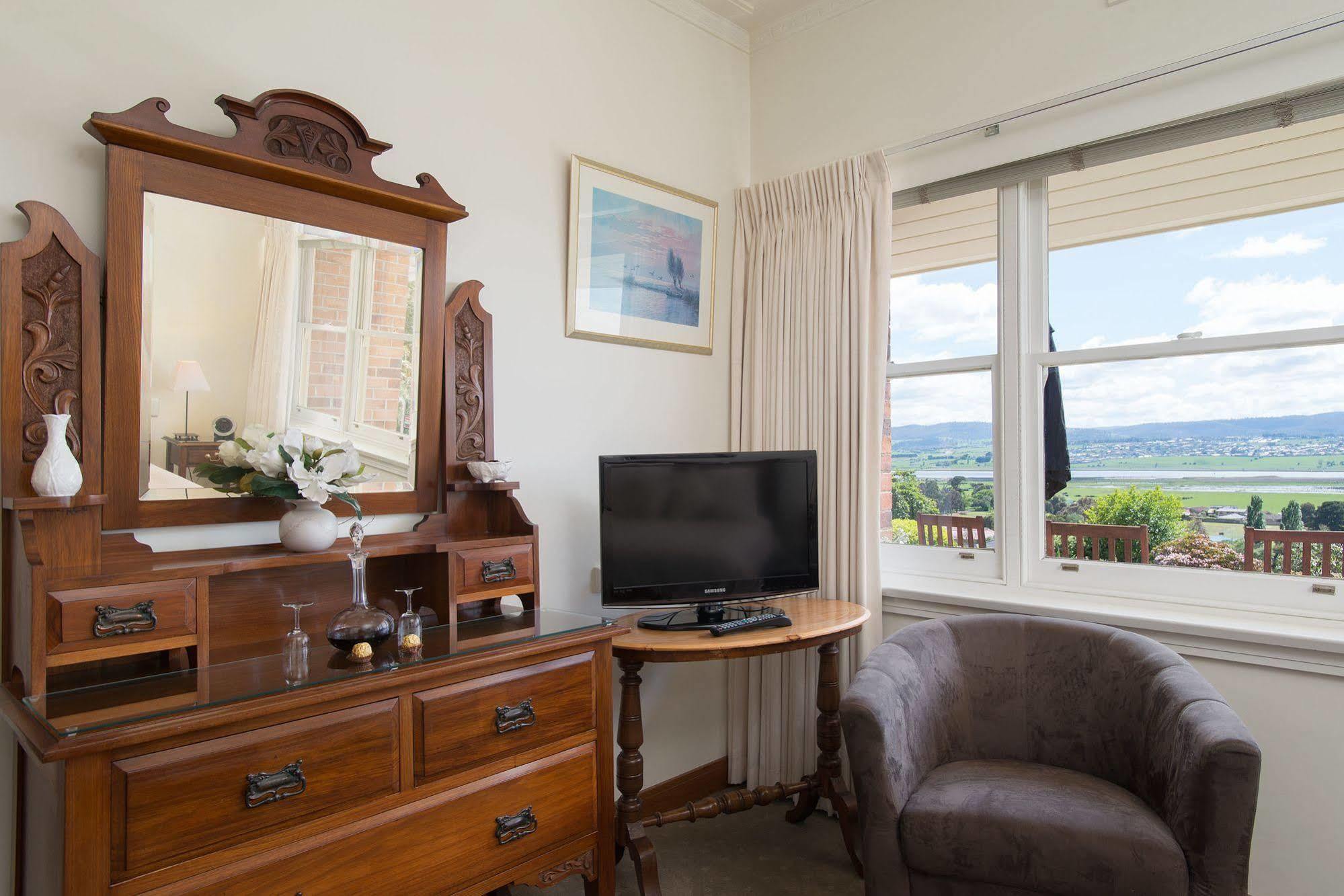 Trevallyn House 4* Riverside